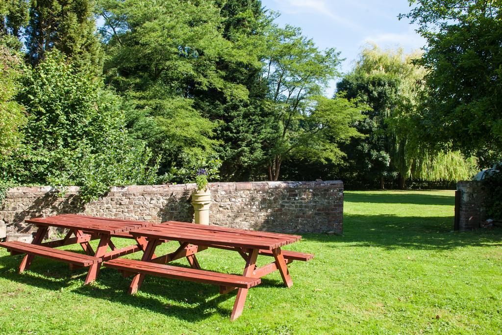 Bath Arms Crockerton Hotel Warminster Buitenkant foto