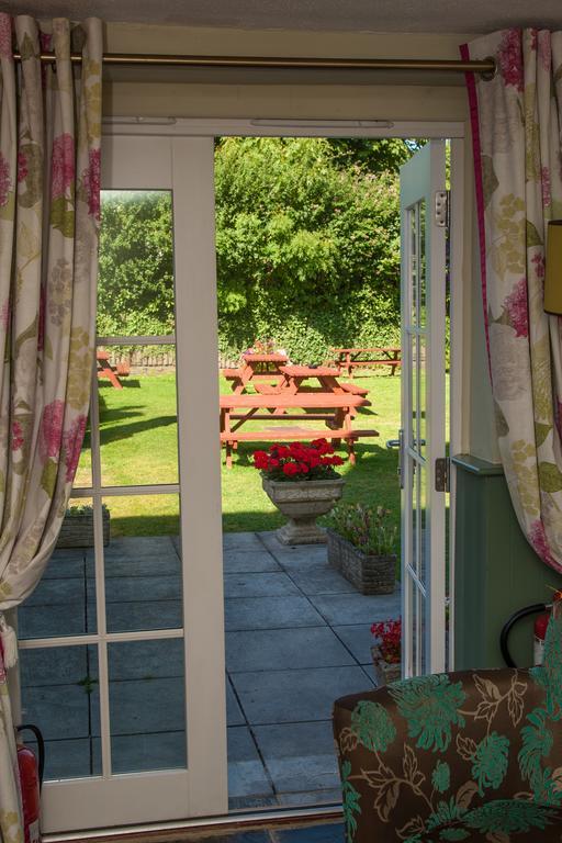 Bath Arms Crockerton Hotel Warminster Buitenkant foto